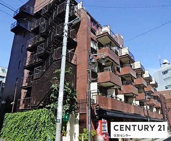 外壁タイル貼りの重厚感・ヴィンテージ感ある外観！渋谷道玄坂の好立地！8階建7階部分・南向きで陽当たり良好！開放感あるルーフバルコニー付！ペット飼育可♪「渋谷」駅徒歩4分の好立地！
