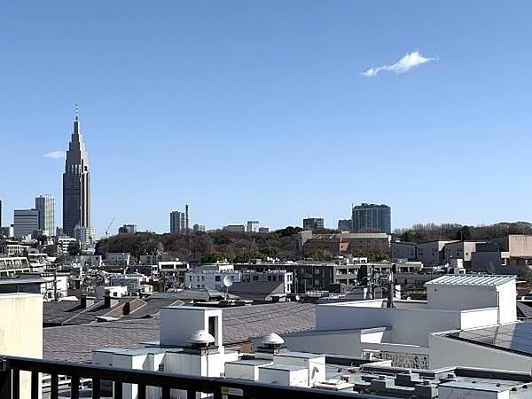 屋上：晴れの日には「富士山」や「神宮花火大会」が望める贅沢な眺望！綺麗な景色が一望できます！