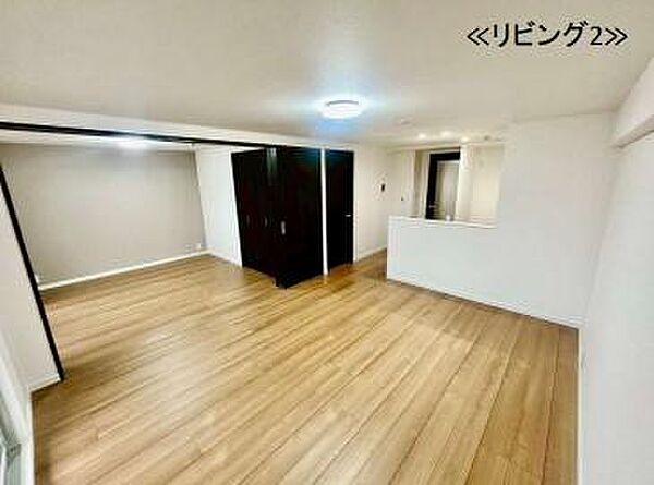 可動式扉により、開放感ある広々としたリビングとしても利用可能！