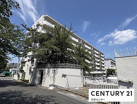 嬉しい専用倉庫(月額無償)付!上用賀公園や馬事公苑など公園近くで、お子様が自然に触れながらのびのびと遊べる住環境♪