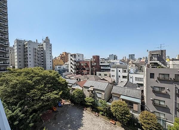 6階ワイドバルコニーからは緑豊かな開放感ある眺望！毎日リフレッシュできます♪