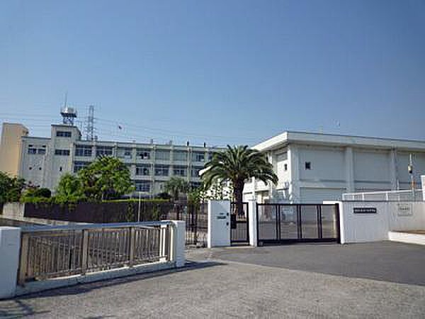 大阪市立長吉六反中学校まで635m