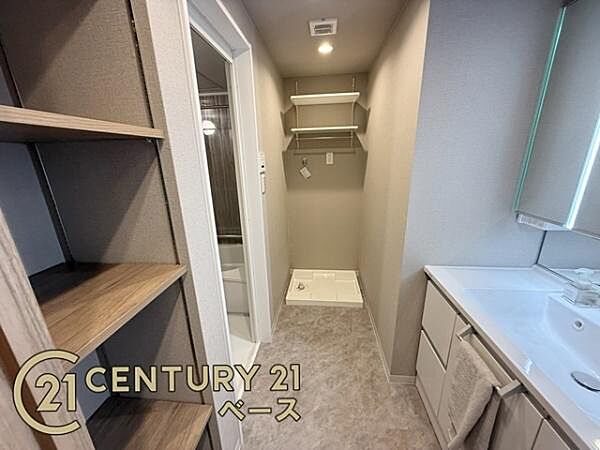リフォーム済！使い勝手の良い綺麗な洗面室です！