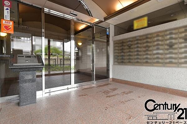 ■現地撮影写真■こちらはマンション出入口でございます！