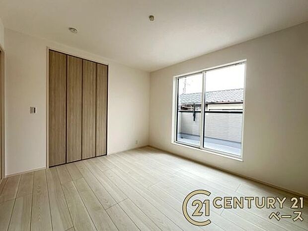 ■現地撮影写真■開放感のある広々した主寝室!他に洋室が3部屋ございます!