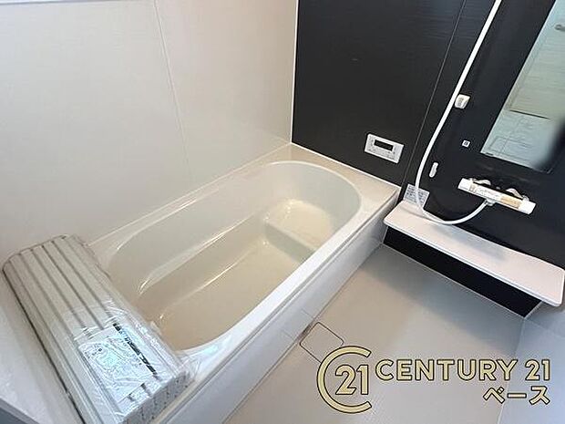 ■現地撮影写真■ゆったりしたサイズの浴室!足を伸ばしての入浴は疲れも癒してくれます!