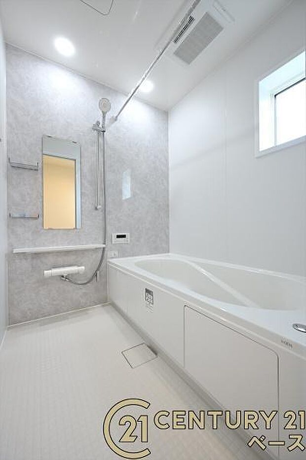 ■ゆったり1坪サイズの浴室!キッチンとの通話機能もあり、コミュニケーションも充実!■