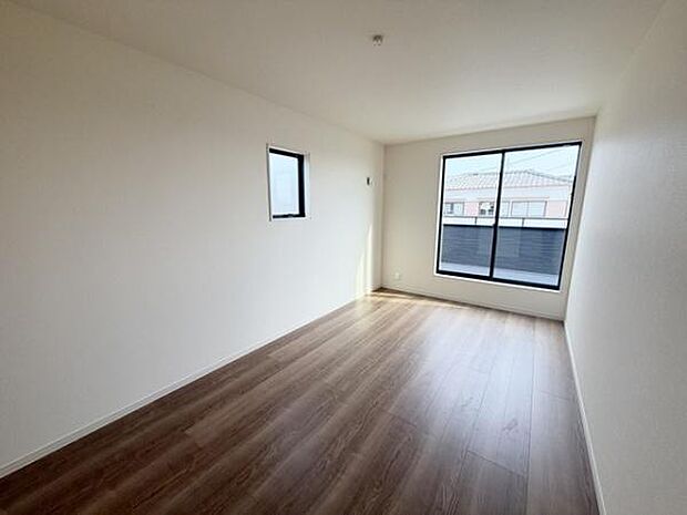 ■バルコニーに面した開放感のあるお部屋です!