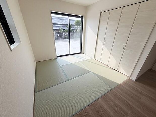 ■現地撮影写真■和室にはたっぷり収納できる収納完備です！