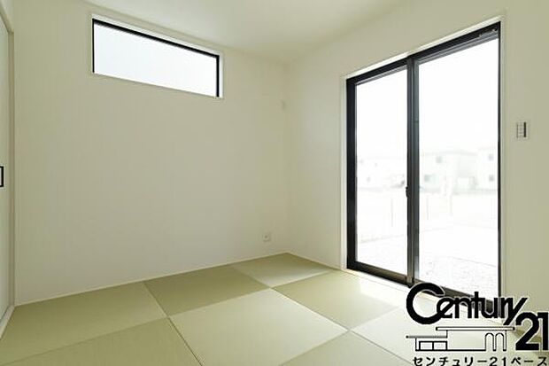 ■現地撮影写真■ほっこり落ち着ける、リビング隣接タイプの和室です!