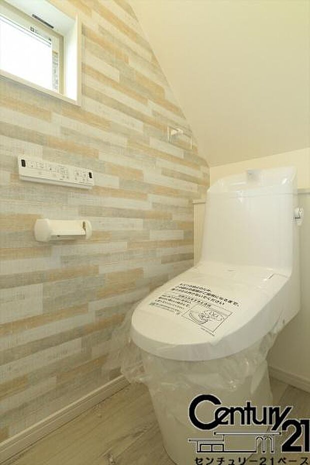 ■現地撮影写真■ウォシュレット完備!トルネード洗浄・フチなし形状でお手入れも楽々ですね!