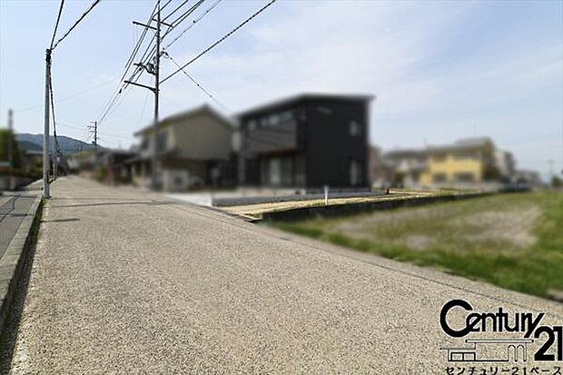 ■現地撮影写真■敷地面積は60坪以上と広々!