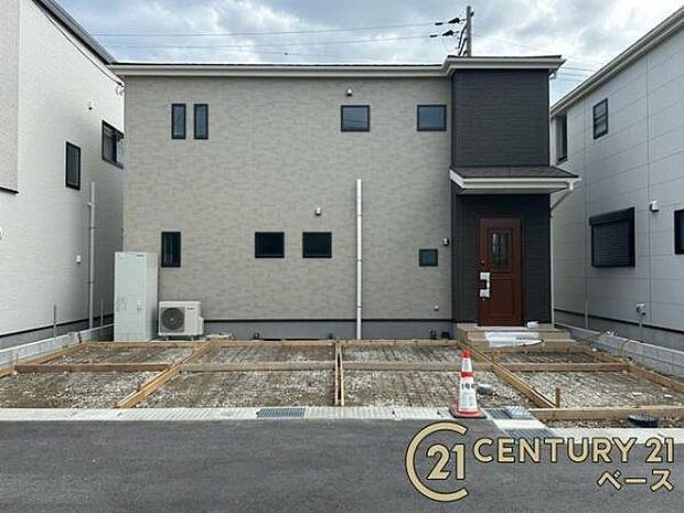 ■現地撮影写真■駐車スペースは3台可！来客時なども安心です！
