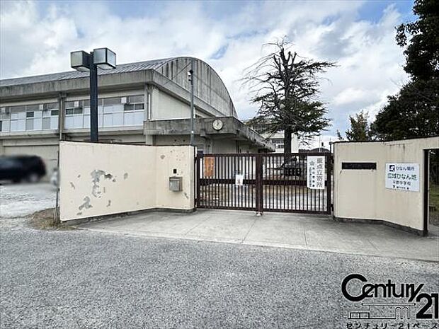 平群町立平群中学校まで1700m