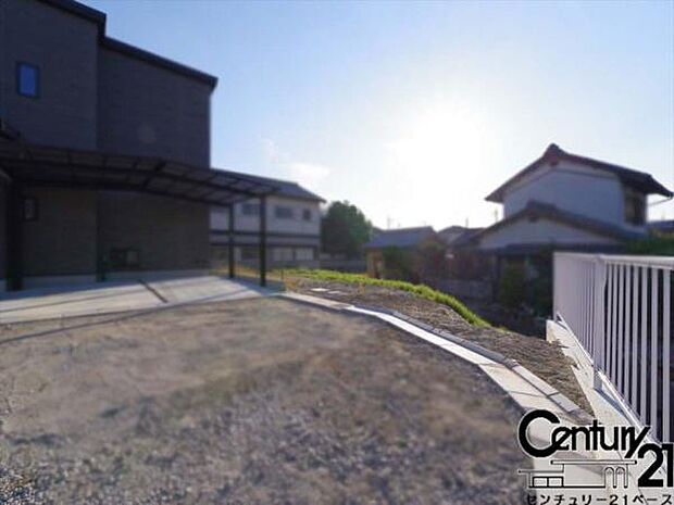 ■現地撮影写真■コンビニまで徒歩10分程で便利です!