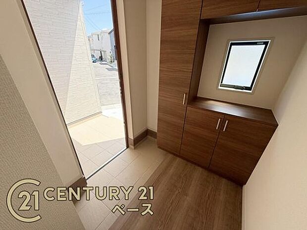 ■玄関には大容量シューズボックス完備！■