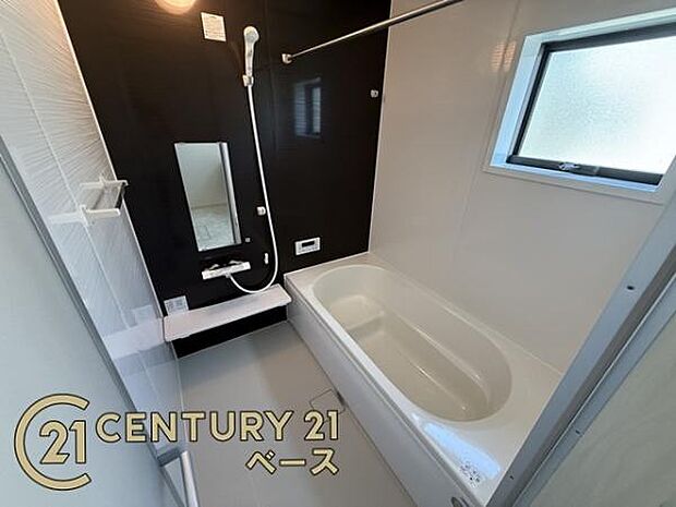 ■ゆったり1坪サイズ！足を伸ばしての入浴は疲れも癒してくれます！■