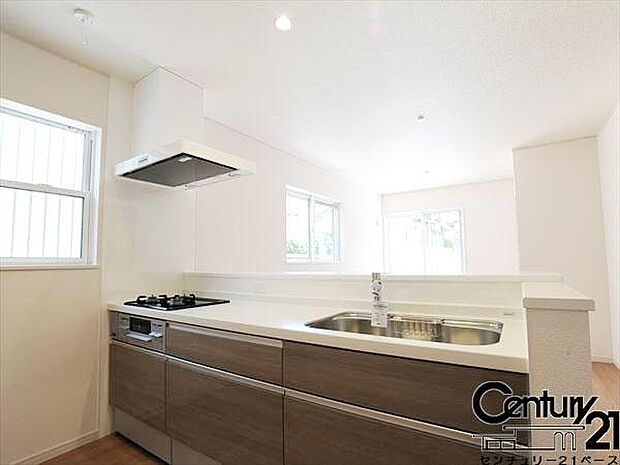 ■静音シンク、人工大理石天板のシステムキッチンは浄水機能付です!■