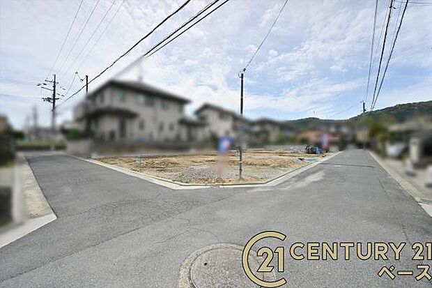 ■現地撮影写真■広々とした前面道路で駐車も楽々！