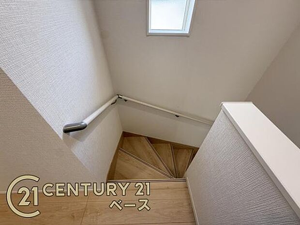 ■現地撮影写真■こちらは2階階段部分です!