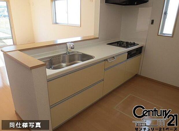 ■キッチンパネルは油などの汚れが付着しにくく、毎日のお手入れが簡単なので清潔なキッチンが保てます!■