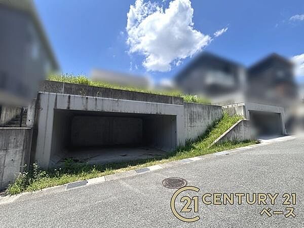 ■現地撮影写真■ 建築条件なしのため、ご希望のハウスメーカーで建築可能です！
