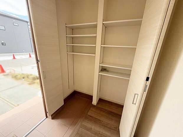 ■玄関にはシューズインクローゼットもありすっきり片付きます!