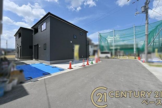 ■現地撮影写真■前面道路:約6mと広々開放的・落ち着いた雰囲気の閑静な住宅地です!