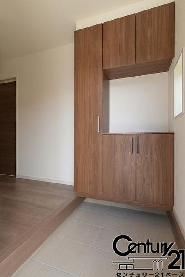 ■玄関には大容量シューズボックス完備!■