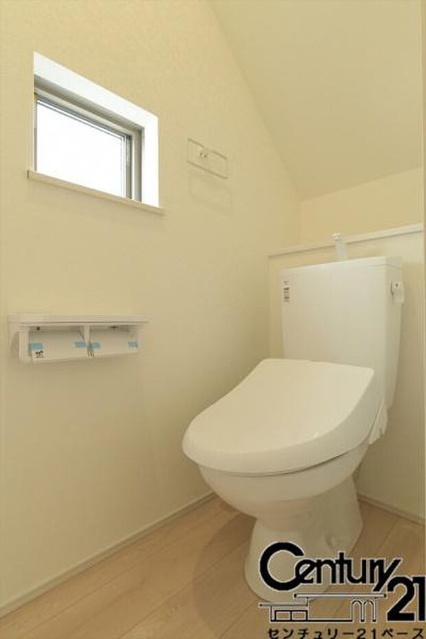 ■1・2階ともに『節水省エネ仕様シャワートイレ』を採用しています!■