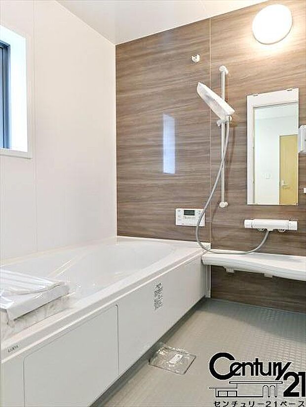 ■ゆったりしたサイズの浴室です!足を伸ばしての入浴は疲れも癒してくれます!■