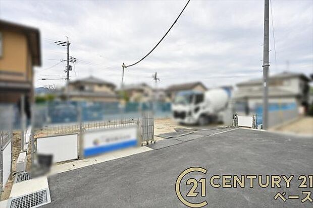 ■現地撮影写真■こちらは2号棟です!■耐震等級3の地震に強安心の邸宅!雨で汚れを洗い流してくれるセルフクリーニング機能付き外壁!お気軽にお問い合わせください!■