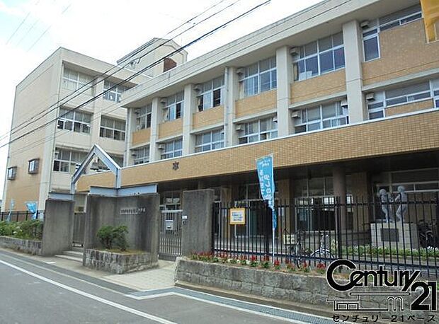 大和高田市立菅原小学校まで1600m