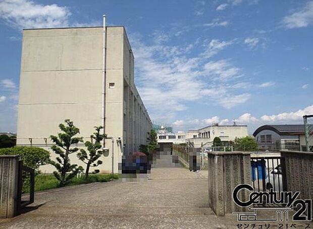 上牧町立上牧中学校まで1700m