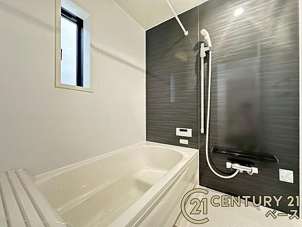 ■現地撮影写真■浴室暖房乾燥機を完備!ゆったりした浴槽での入浴は疲れも癒してくれます!