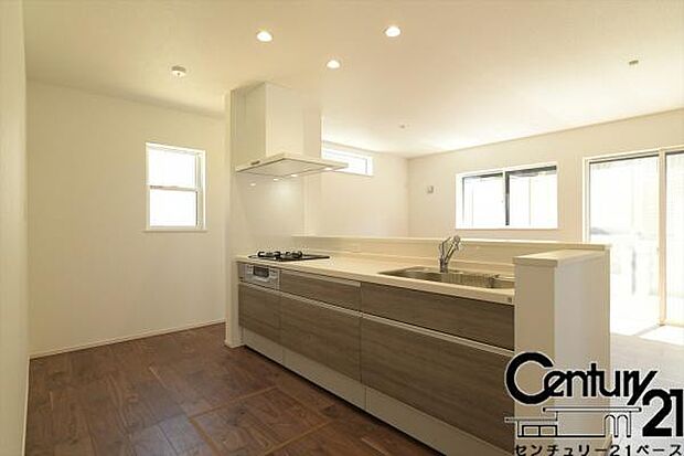 ■静音シンク、人工大理石天板のシステムキッチンは浄水機能付です!■