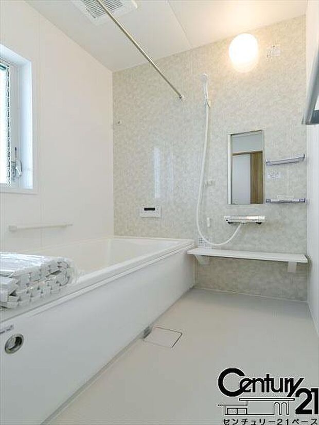 ■ゆったり1坪サイズ!足を伸ばしての入浴は疲れも癒してくれます!■