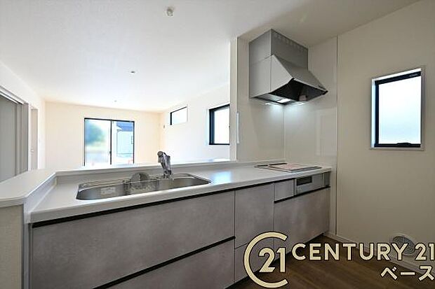 ■現地撮影写真■収納力と使いやすさを追求したキッチンです!