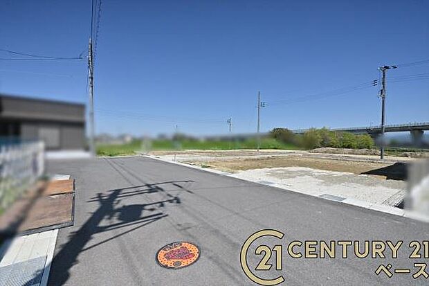 ■現地撮影写真■前面道路6ｍと広々開放的！