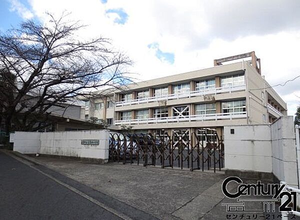 広陵町立広陵西小学校まで1900m