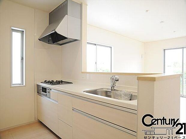 ■家族とのコミュニケーションがとりやすい人気のカウンターキッチン！■