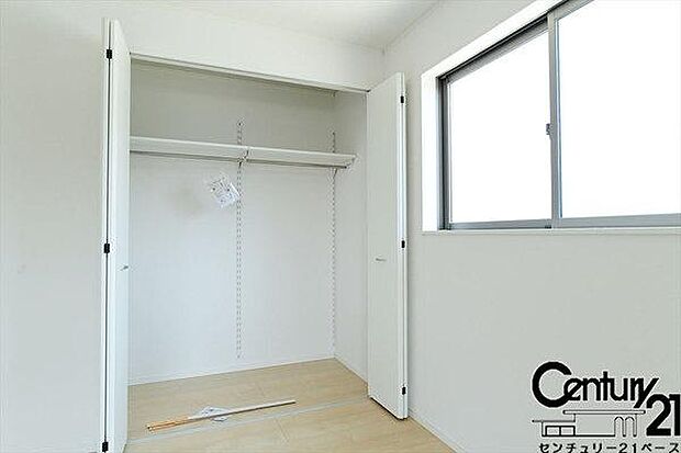 ■冬物のコートや季節ものなど、たっぷり収納可能！■