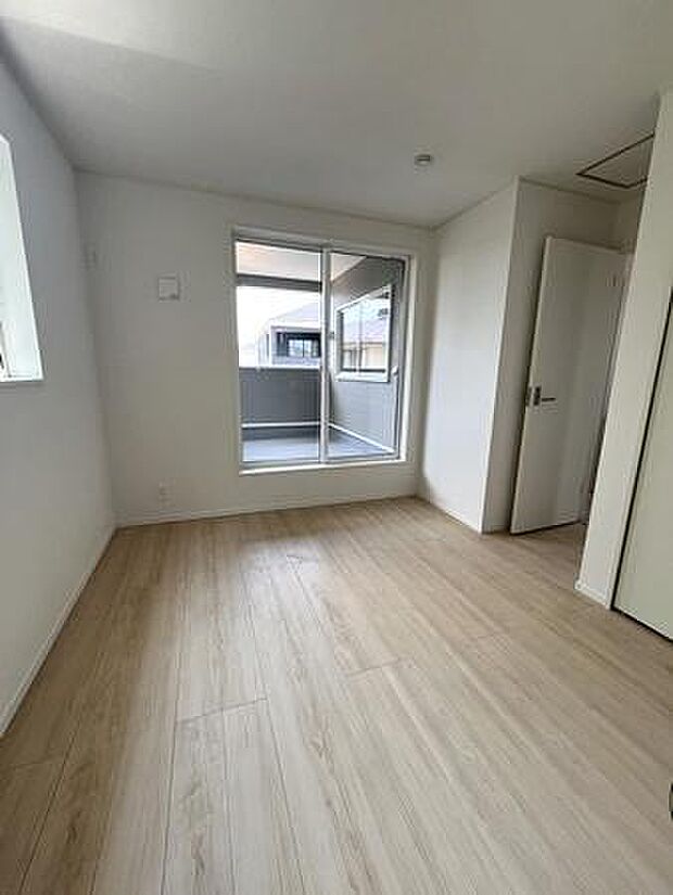 ■現地撮影写真■日当たりのよい明るい雰囲気の洋室です！