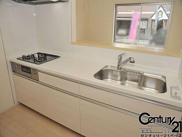 ■家族とのコミュニケーションがとりやすい人気のカウンターキッチン！■