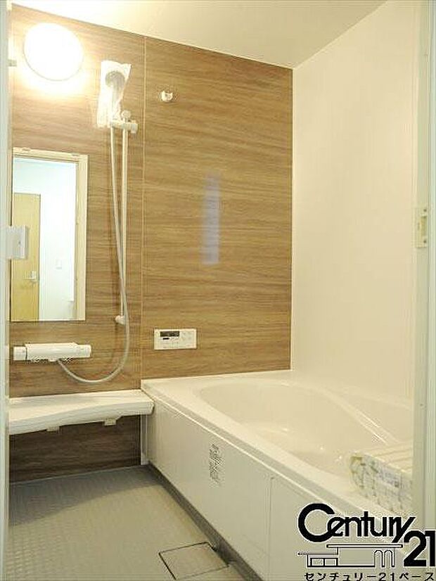 ■ゆったりしたサイズの浴室です！足を伸ばしての入浴は疲れも癒してくれます！■