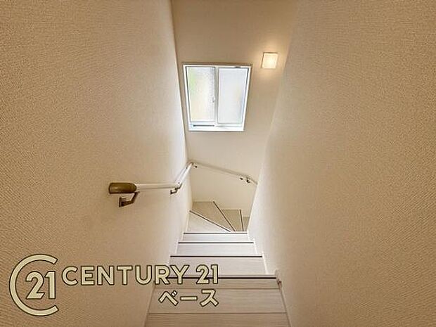 ■現地撮影写真■こちらは2階階段部分です!