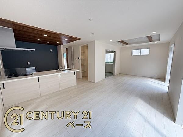 リビング/ダイニングを拡大表示