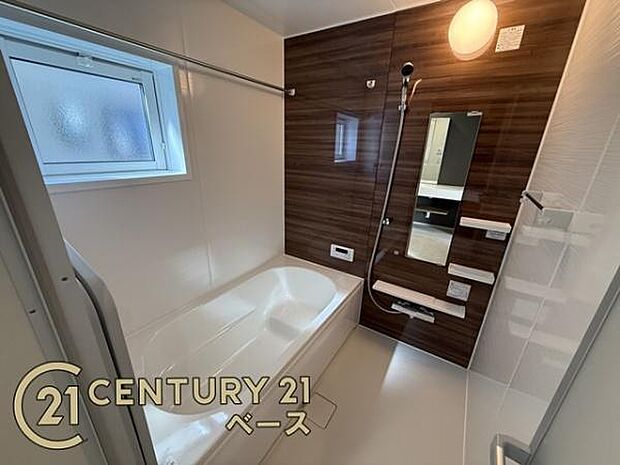 ■現地撮影写真■浴室乾燥機を完備!新調された清潔感のある浴室では、疲れも癒してくれます!