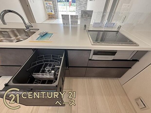 ■IHコンロでお掃除楽々!食器洗乾燥機付きで洗い物が捗ります!