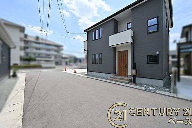 ■現地撮影写真■ 前面道路は6m以上と広くゆったりしています!